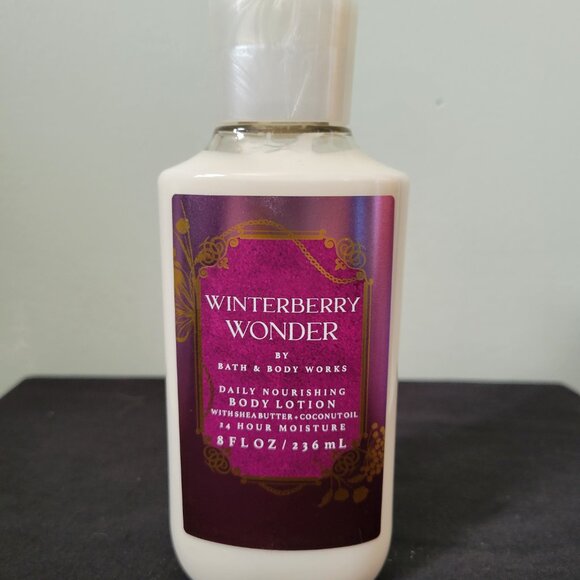 Bath and Body Works Winterberry Wonderland 2pc Set Body Lotion, Body Wash NWT - Picture 3 of 3